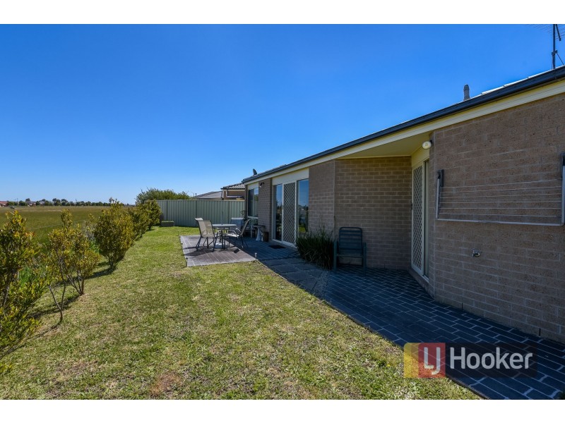 10 Belvedere Drive, Pakenham VIC 3810