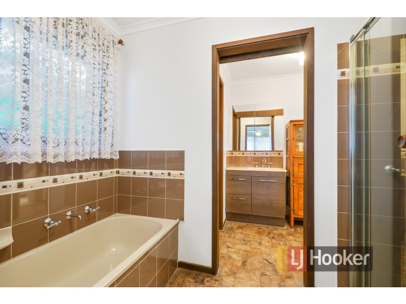 2 Sykes Court, Pakenham VIC 3810