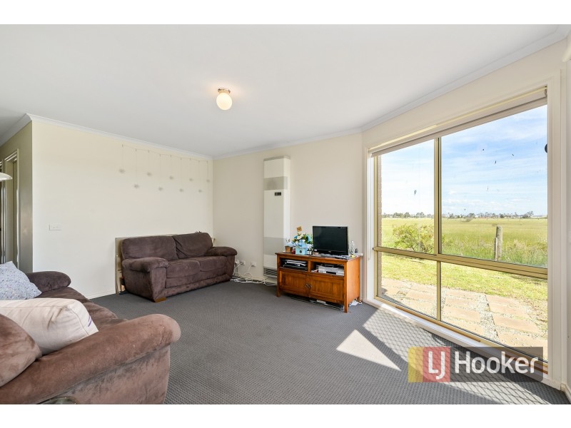 4 Belvedere Drive, Pakenham VIC 3810