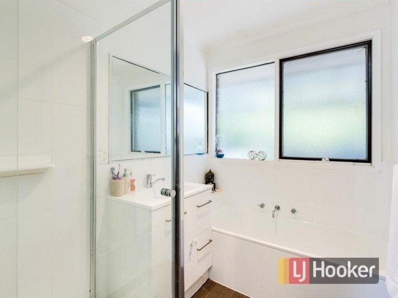 130 Duncan Drive, Pakenham VIC 3810