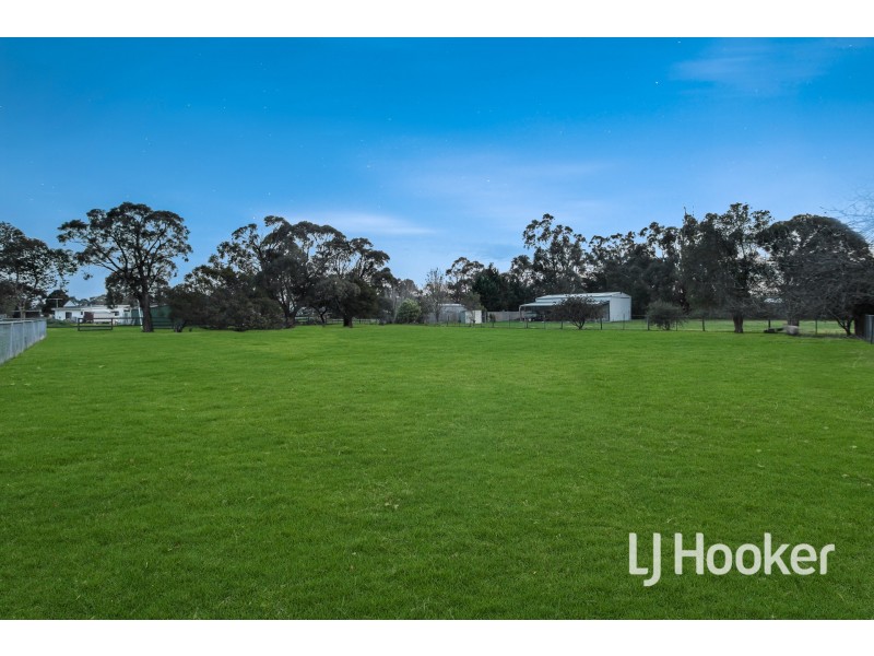 15 Richards Road, Nar Nar Goon VIC 3812