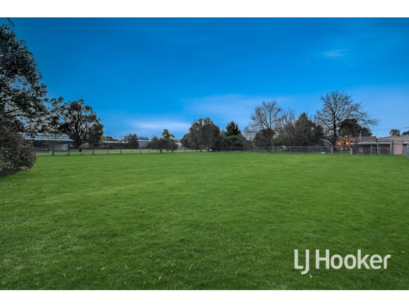 15 Richards Road, Nar Nar Goon VIC 3812