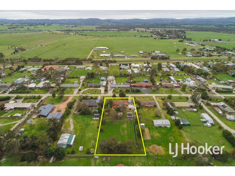 15 Richards Road, Nar Nar Goon VIC 3812