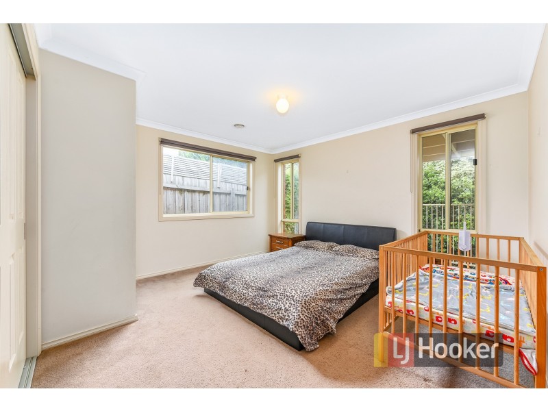 2/5 Balmoral Way, Pakenham VIC 3810