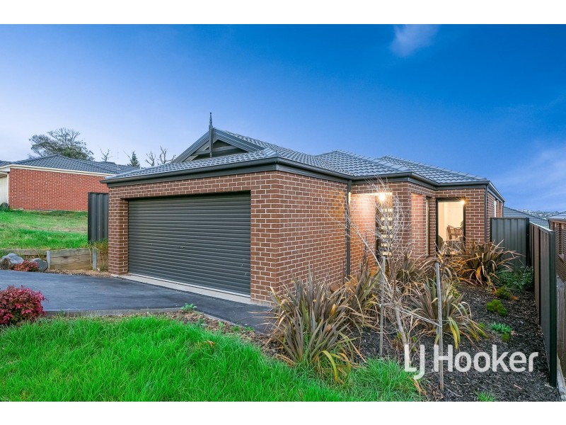 25 Botham Crescent, Pakenham VIC 3810