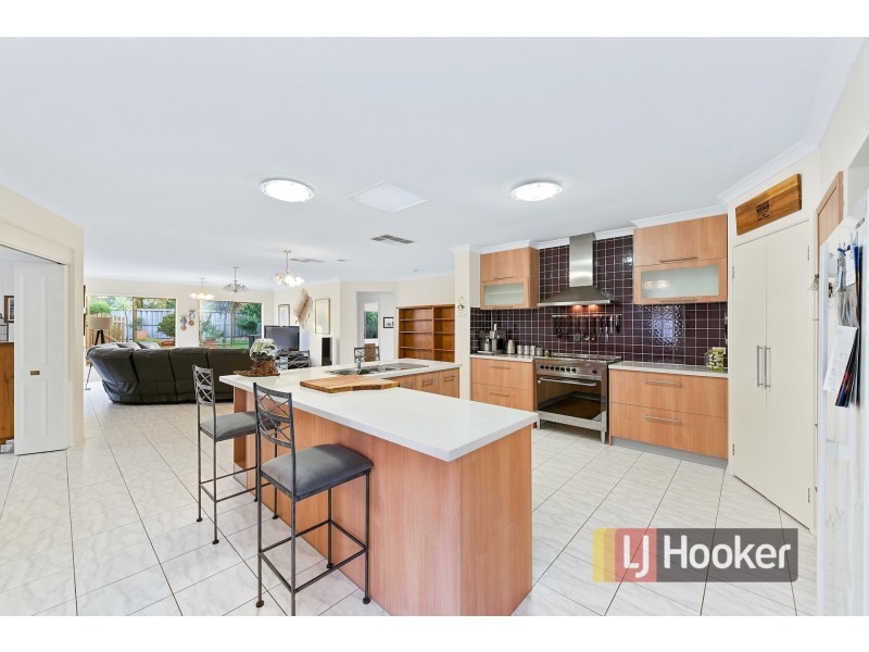 9 Genoa Grove, Pakenham VIC 3810