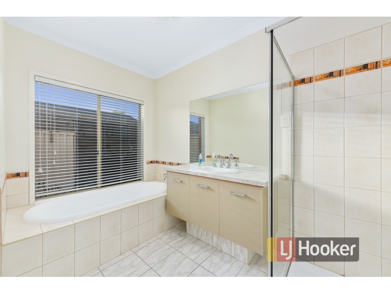 9 Genoa Grove, Pakenham VIC 3810