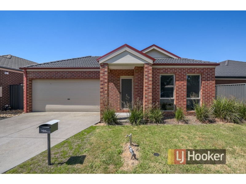 38 Britton Drive, Pakenham VIC 3810