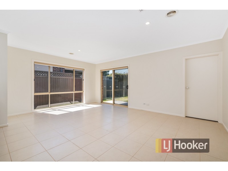 38 Britton Drive, Pakenham VIC 3810