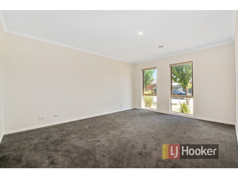 38 Britton Drive, Pakenham VIC 3810