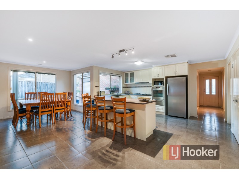 11 Lairds Rise, Garfield VIC 3814