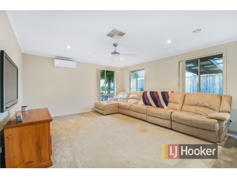 11 Lairds Rise, Garfield VIC 3814