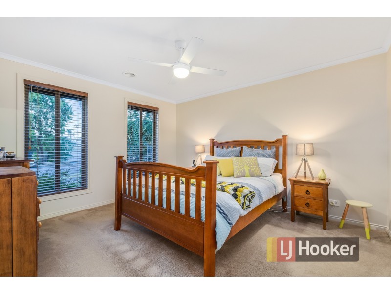 11 Lairds Rise, Garfield VIC 3814