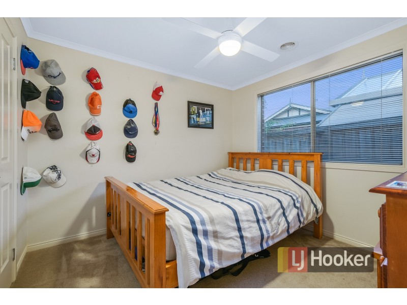 11 Lairds Rise, Garfield VIC 3814