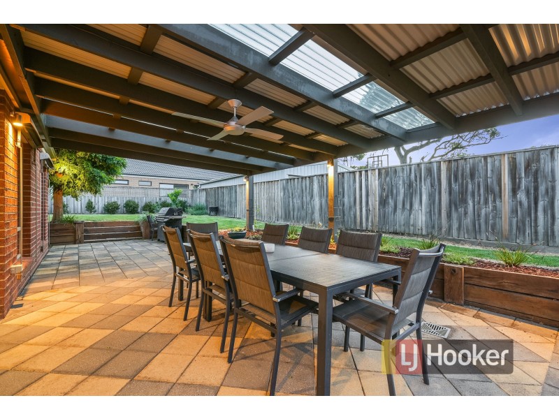 11 Lairds Rise, Garfield VIC 3814