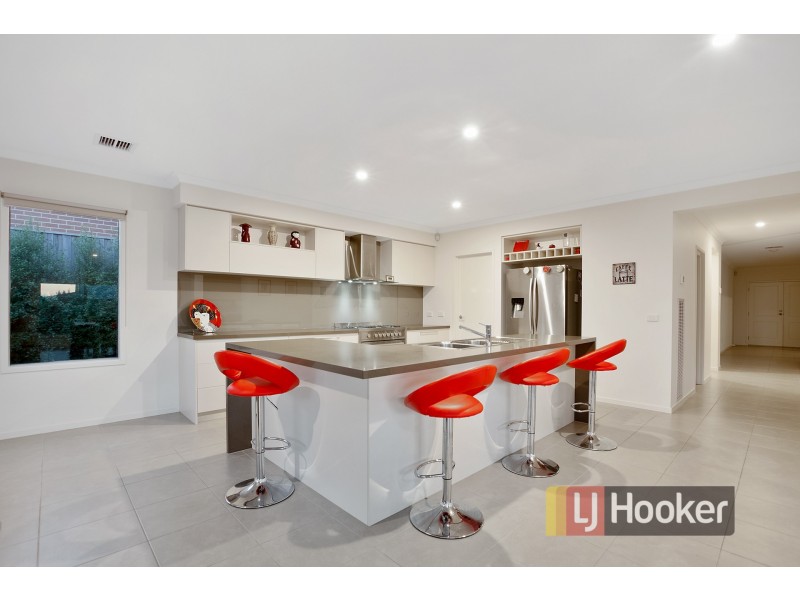 18 Flemington Rise, Officer VIC 3809