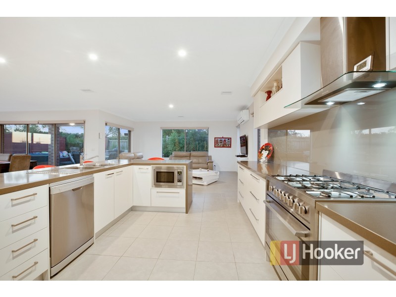 18 Flemington Rise, Officer VIC 3809