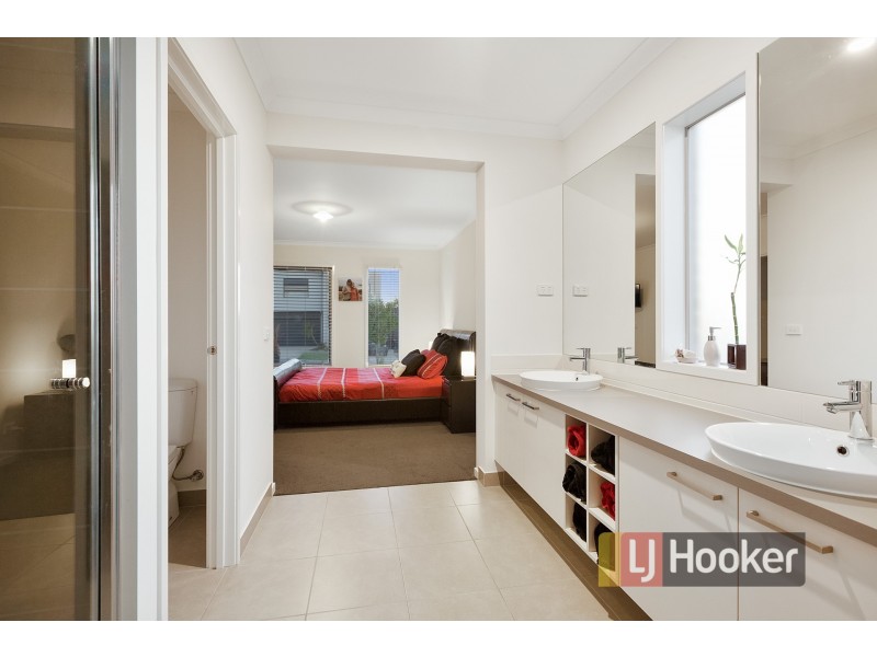 18 Flemington Rise, Officer VIC 3809