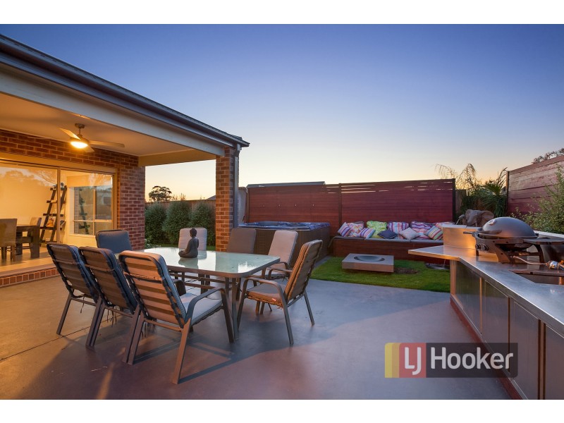 18 Flemington Rise, Officer VIC 3809