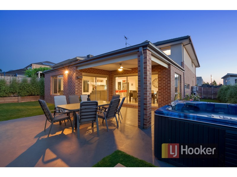 18 Flemington Rise, Officer VIC 3809