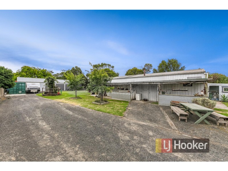 17 Main Street, Nar Nar Goon VIC 3812