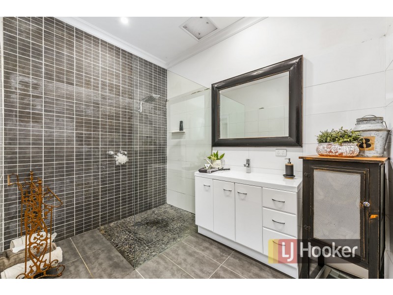 17 Main Street, Nar Nar Goon VIC 3812