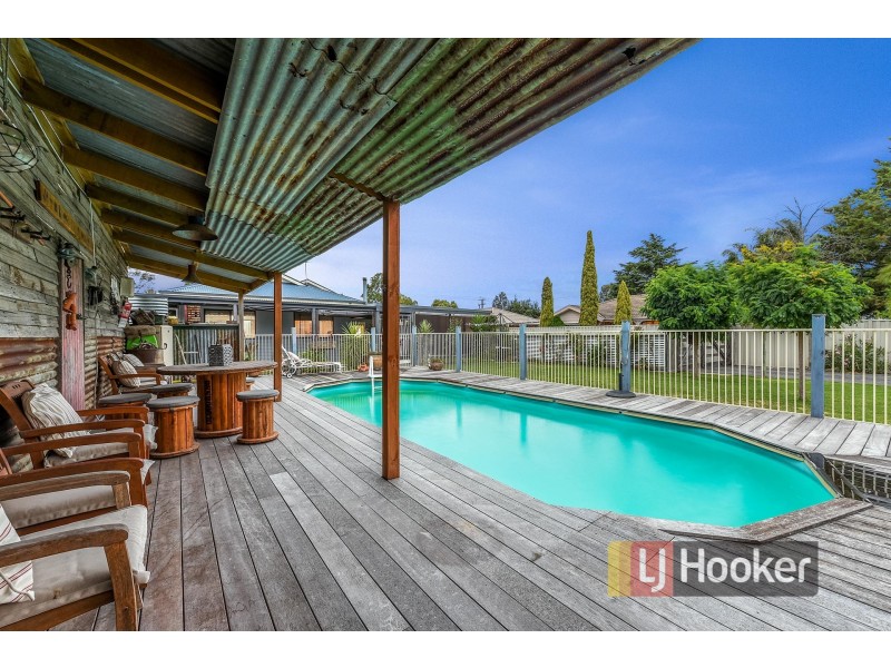 17 Main Street, Nar Nar Goon VIC 3812