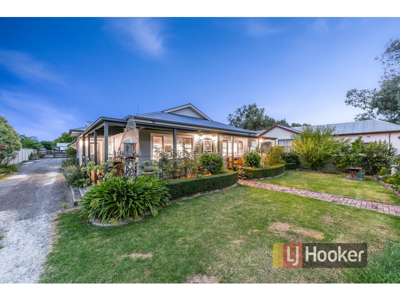 17 Main Street, Nar Nar Goon VIC 3812