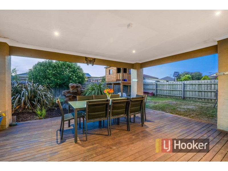 8 Streeton Court, Pakenham VIC 3810