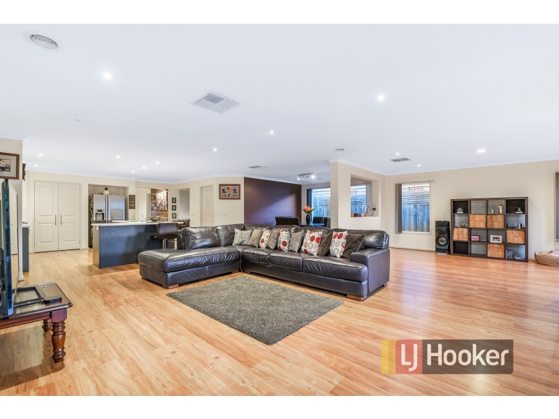 8 Streeton Court, Pakenham VIC 3810