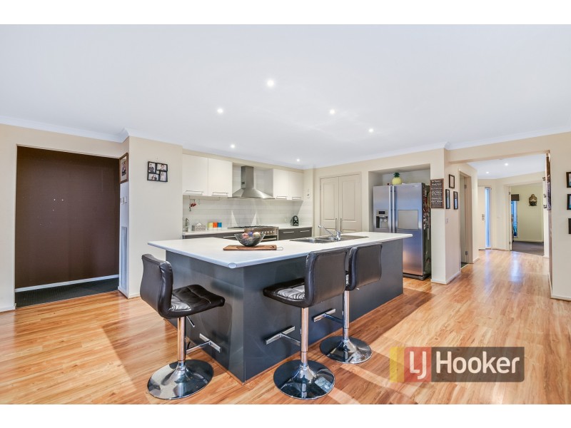 8 Streeton Court, Pakenham VIC 3810