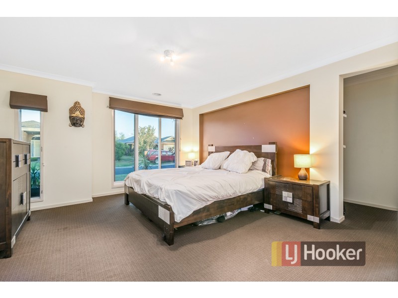 8 Streeton Court, Pakenham VIC 3810