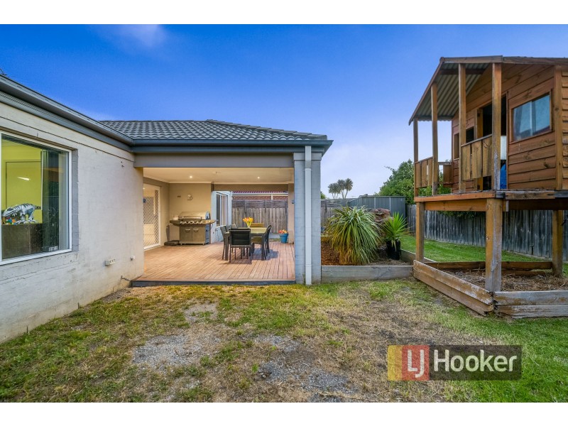 8 Streeton Court, Pakenham VIC 3810