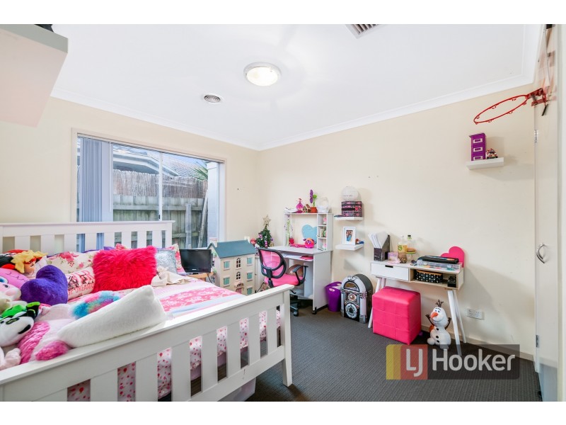 8 Streeton Court, Pakenham VIC 3810