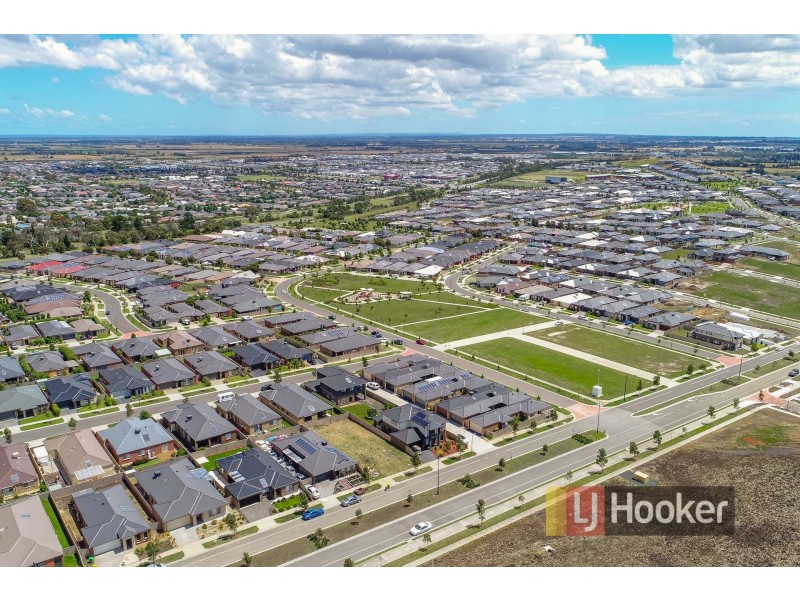 17 Kenneth Road, Pakenham VIC 3810