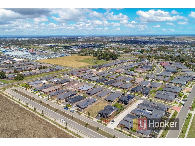 17 Kenneth Road, Pakenham VIC 3810