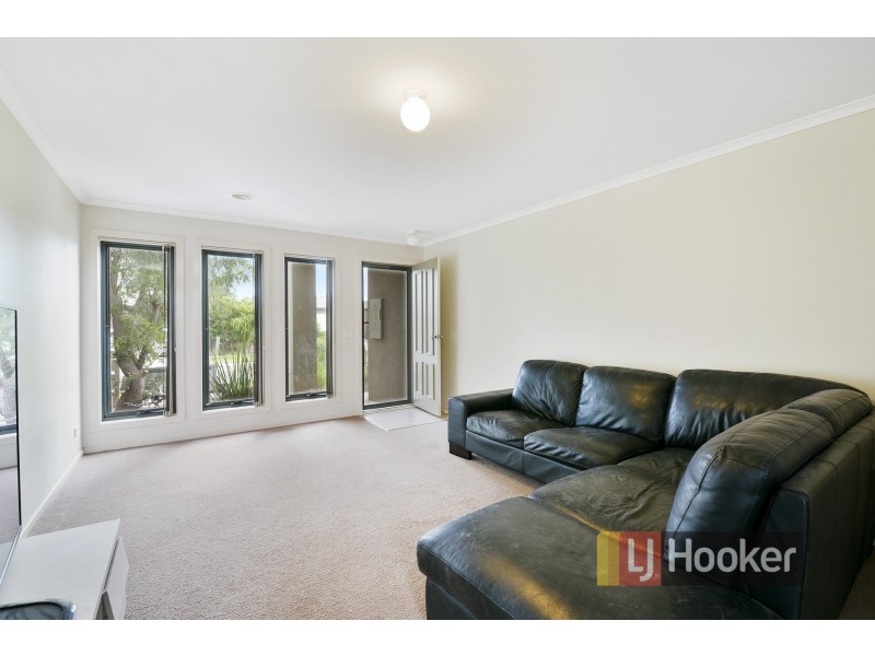 66 Pommel Street, Pakenham VIC 3810