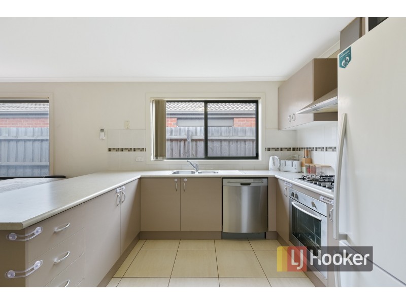 66 Pommel Street, Pakenham VIC 3810