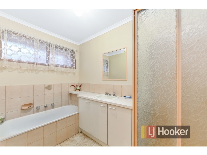 45 Smethurst Avenue, Pakenham VIC 3810