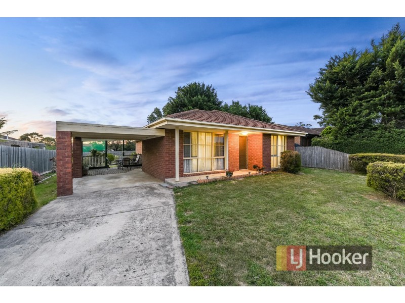 45 Smethurst Avenue, Pakenham VIC 3810
