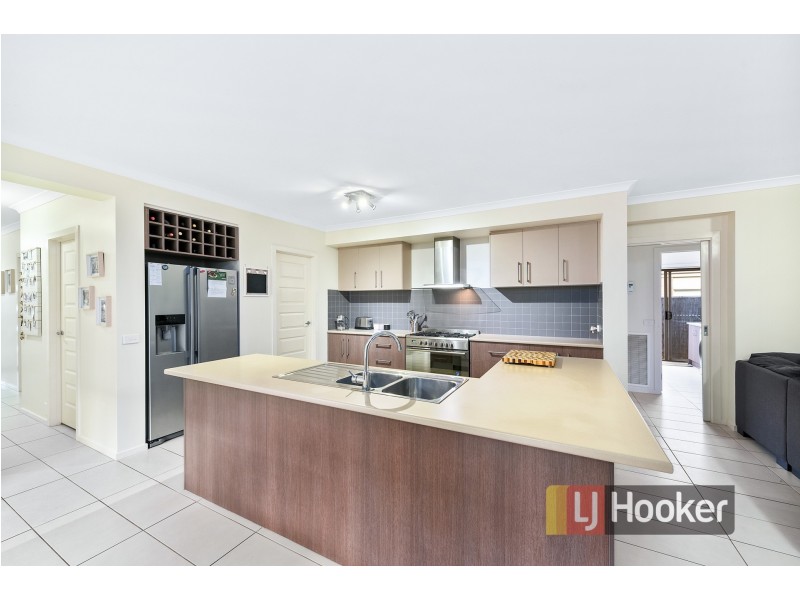3 Azure Court, Pakenham VIC 3810