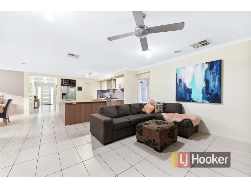 3 Azure Court, Pakenham VIC 3810