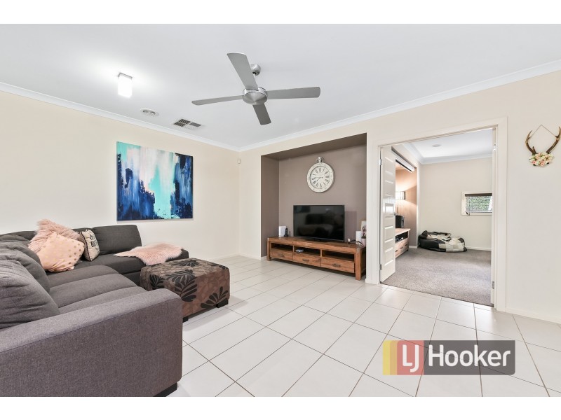 3 Azure Court, Pakenham VIC 3810