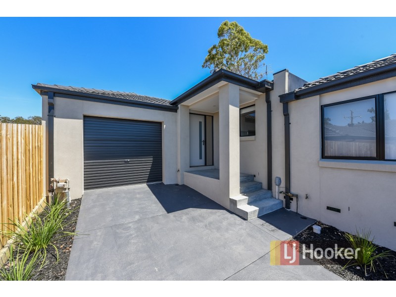 2/157 Ahern Road, Pakenham VIC 3810