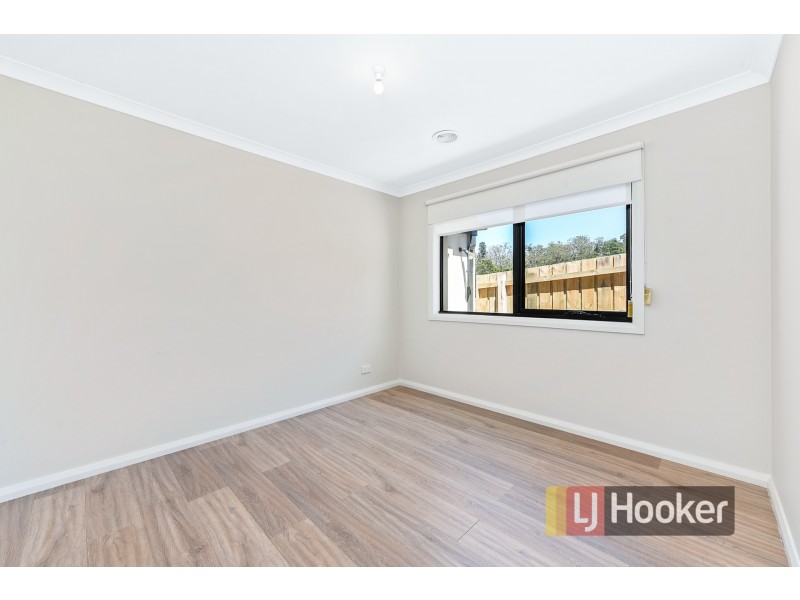 2/157 Ahern Road, Pakenham VIC 3810
