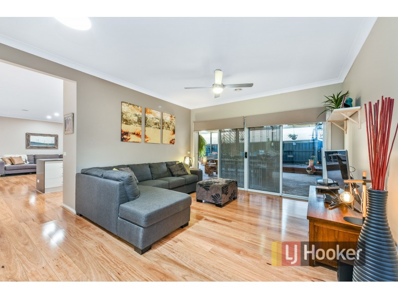 10 Carrington Drive, Pakenham VIC 3810