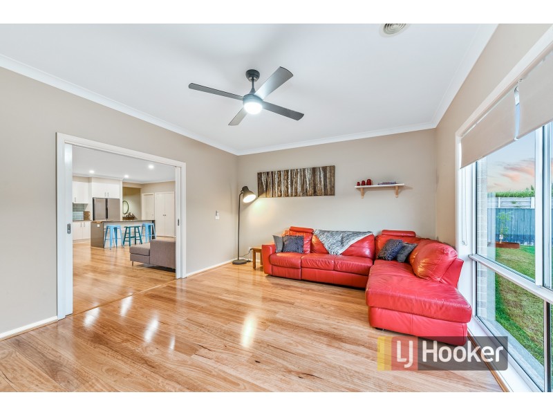 10 Carrington Drive, Pakenham VIC 3810