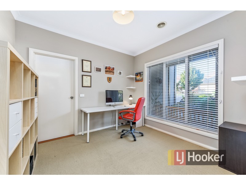 10 Carrington Drive, Pakenham VIC 3810