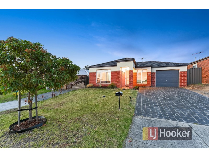 8 Pashia Grove, Pakenham VIC 3810