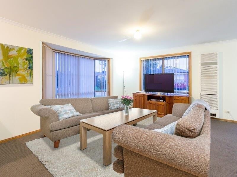 9 Naples Way, Pakenham VIC 3810